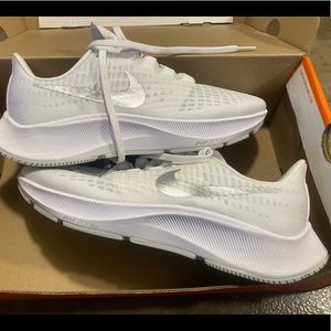 NEW IN BOX 📦 Women’s Nike Air Zoom Pegasus 37